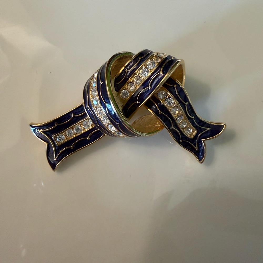 Joan Rivers Enamel Rhinestone Knotted Ribbon Brooch